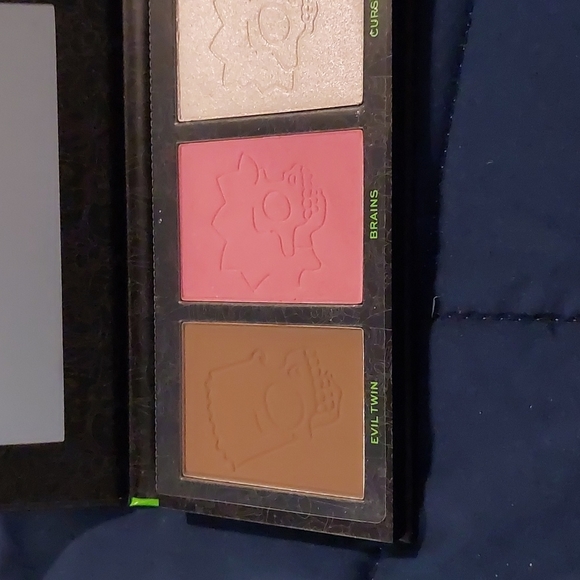 Highlighter Palette - Picture 3 of 3